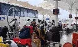 एयर इंडिया की फ्लाइट फिर कैंसिल- आज 8 फ्लाइट की गई रदद एयर इंडिया की फ्लाइट फिर कैंसिल- आज 8 फ्लाइट की गई रदद