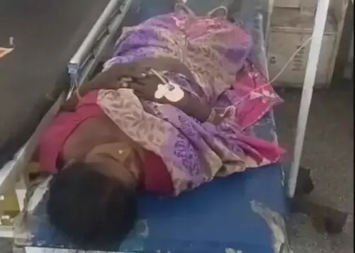 हाईवे पर हादसा- भट्ठा मजदूर ला रहे कैंटर की सड़क पर खड़े कैंटर से.... हाईवे पर हादसा- भट्ठा मजदूर ला रहे कैंटर की सड़क पर खड़े कैंटर से....