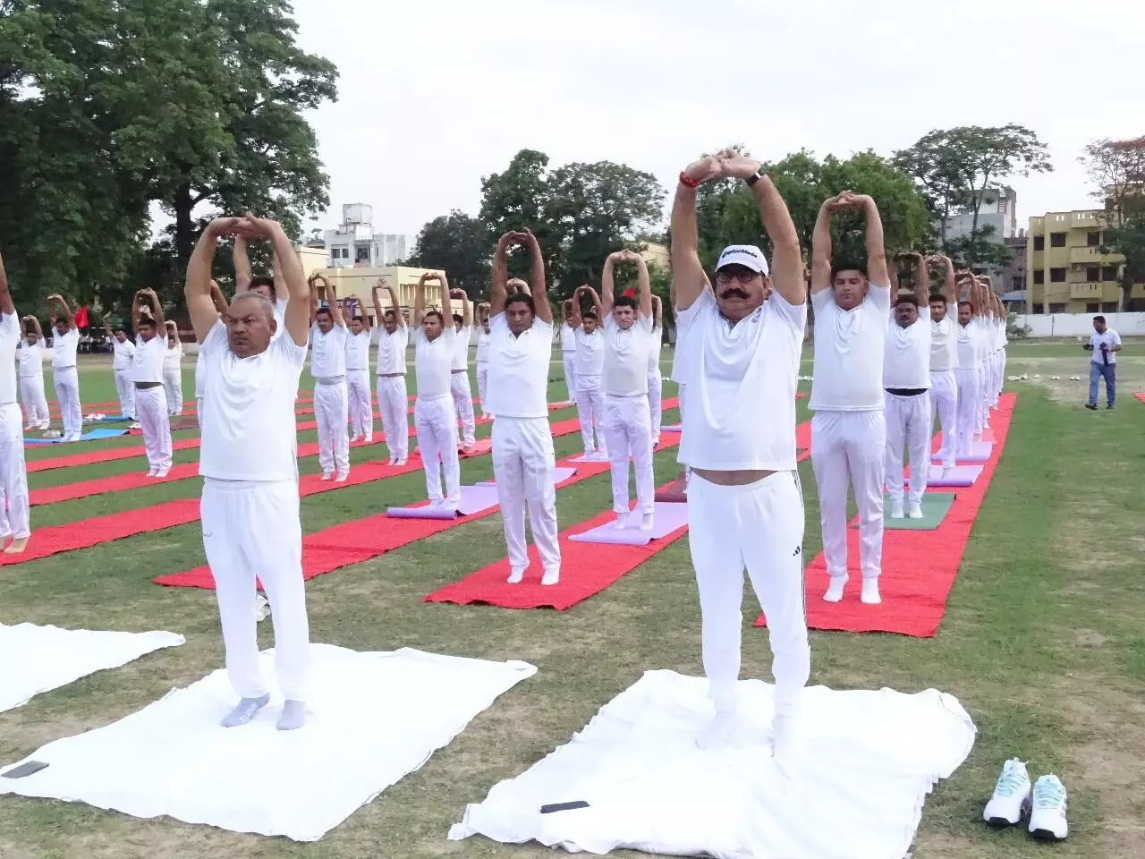 विश्व योग दिवस कार्यक्रम का आयोजन- DG जेल सहित आलाधिकारियों ने किया योग विश्व योग दिवस कार्यक्रम का आयोजन- DG जेल सहित आलाधिकारियों ने किया योग