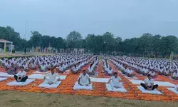योग दिवस 2025- पुलिसकर्मियों ने योग कर हासिल किया स्वस्थ रहने का ज्ञान योग दिवस 2025- पुलिसकर्मियों ने योग कर हासिल किया स्वस्थ रहने का ज्ञान