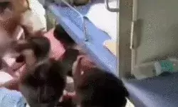 ट्रेन में जंगलराज-सीट विवाद में चलती ट्रेन में युवक का पीट पीट कर मर्डर ट्रेन में जंगलराज-सीट विवाद में चलती ट्रेन में युवक का पीट पीट कर मर्डर