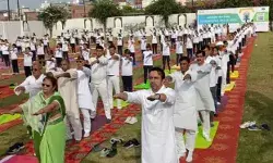 योग दिवस पर जयंत चौधरी का अच्छा योग करने वालों को टिकट का ऑफर