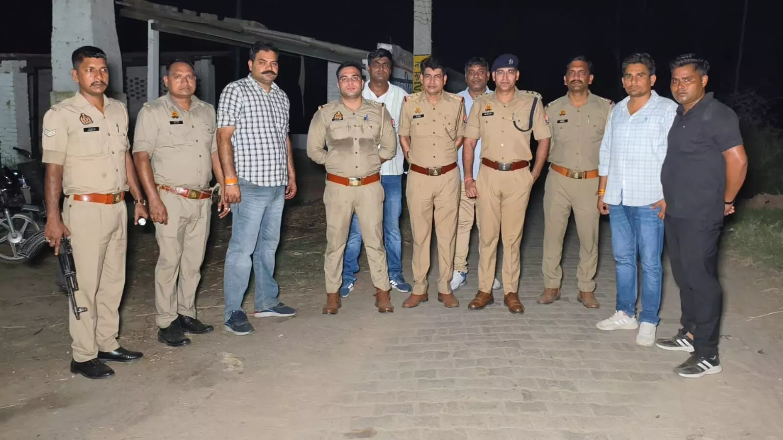 डकैती की प्लानिंग फेल- मुठभेड़ में घायल दो बदमाशों समेत पांच गिरफ्तार डकैती की प्लानिंग फेल- मुठभेड़ में घायल दो बदमाशों समेत पांच गिरफ्तार