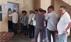 पंचायत चुनाव- वोट देने को जाते समय दो लोगों की मौत तेरह घायल पंचायत चुनाव- वोट देने को जाते समय दो लोगों की मौत तेरह घायल