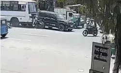 काल बनकर दौड़ी बस- रेड लाइट पर मचाया कोहराम- हादसे में महिला समेत..... काल बनकर दौड़ी बस- रेड लाइट पर मचाया कोहराम- हादसे में महिला समेत.....