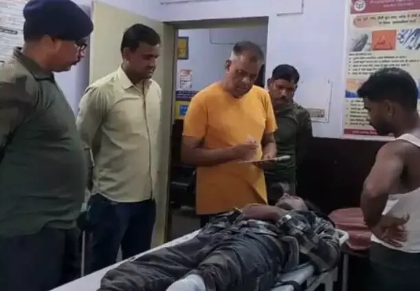 एक्सप्रेस वे पर हादसा- दो ट्रकों के बीच जोरदार टक्कर- गिट्टी भरे... एक्सप्रेस वे पर हादसा- दो ट्रकों के बीच जोरदार टक्कर- गिट्टी भरे...