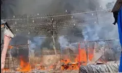 मेला प्रदर्शनी में आग- 20 मिनट तक धड़ाधड़ फटते रहे सिलेंडर- तीन.... मेला प्रदर्शनी में आग- 20 मिनट तक धड़ाधड़ फटते रहे सिलेंडर- तीन....