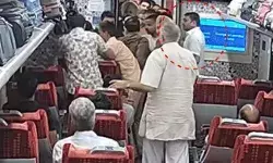 ट्रेन में गुर्गों की गुंडागर्दी-भाजपा ने विधायक को जारी किया नोटिस ट्रेन में गुर्गों की गुंडागर्दी-भाजपा ने विधायक को जारी किया नोटिस