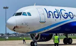 बम की धमकी के बाद फ्लाइट की नागपुर में इमरजेंसी लैंडिंग- 5 दिन के.... बम की धमकी के बाद फ्लाइट की नागपुर में इमरजेंसी लैंडिंग- 5 दिन के....