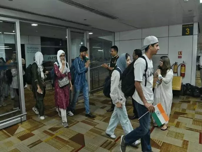 निकासी बंद-अब ईरान से निकालकर नहीं लाये जायेंगे भारतीय निकासी बंद-अब ईरान से निकालकर नहीं लाये जायेंगे भारतीय
