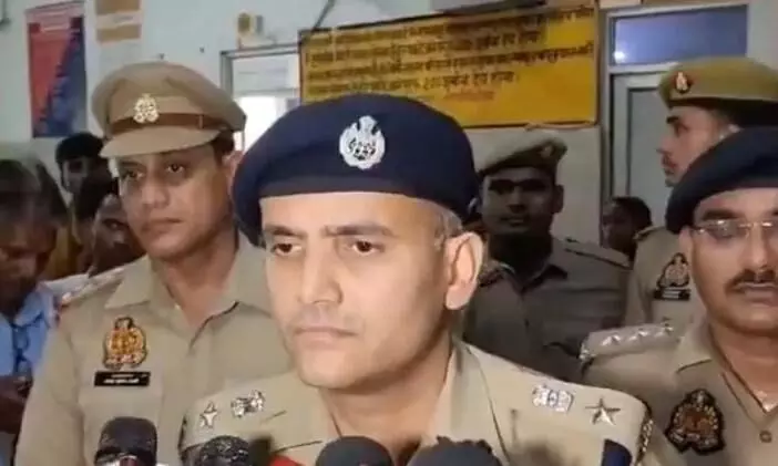 चोरी बच्चे को पुलिस ने कुछ ही घंटे में किया बरामद- कप्तान ने दिया ईनाम चोरी बच्चे को पुलिस ने कुछ ही घंटे में किया बरामद- कप्तान ने दिया ईनाम