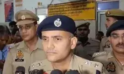 चोरी बच्चे को पुलिस ने कुछ ही घंटे में किया बरामद- कप्तान ने दिया ईनाम चोरी बच्चे को पुलिस ने कुछ ही घंटे में किया बरामद- कप्तान ने दिया ईनाम