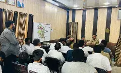 एसपी देहात ने मोहर्रम पर्व के दृष्टिगत लोगों से वार्ता कर की अपील एसपी देहात ने मोहर्रम पर्व के दृष्टिगत लोगों से वार्ता कर की अपील