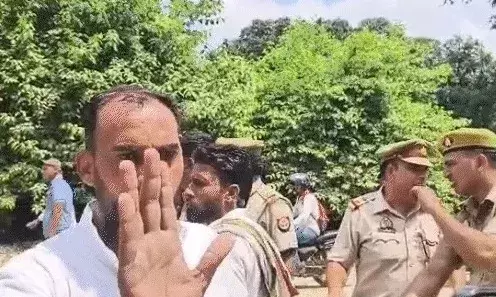 भाजपा विधायक के खिलाफ महापंचायत-पुलिस ने लाठियां भांजी