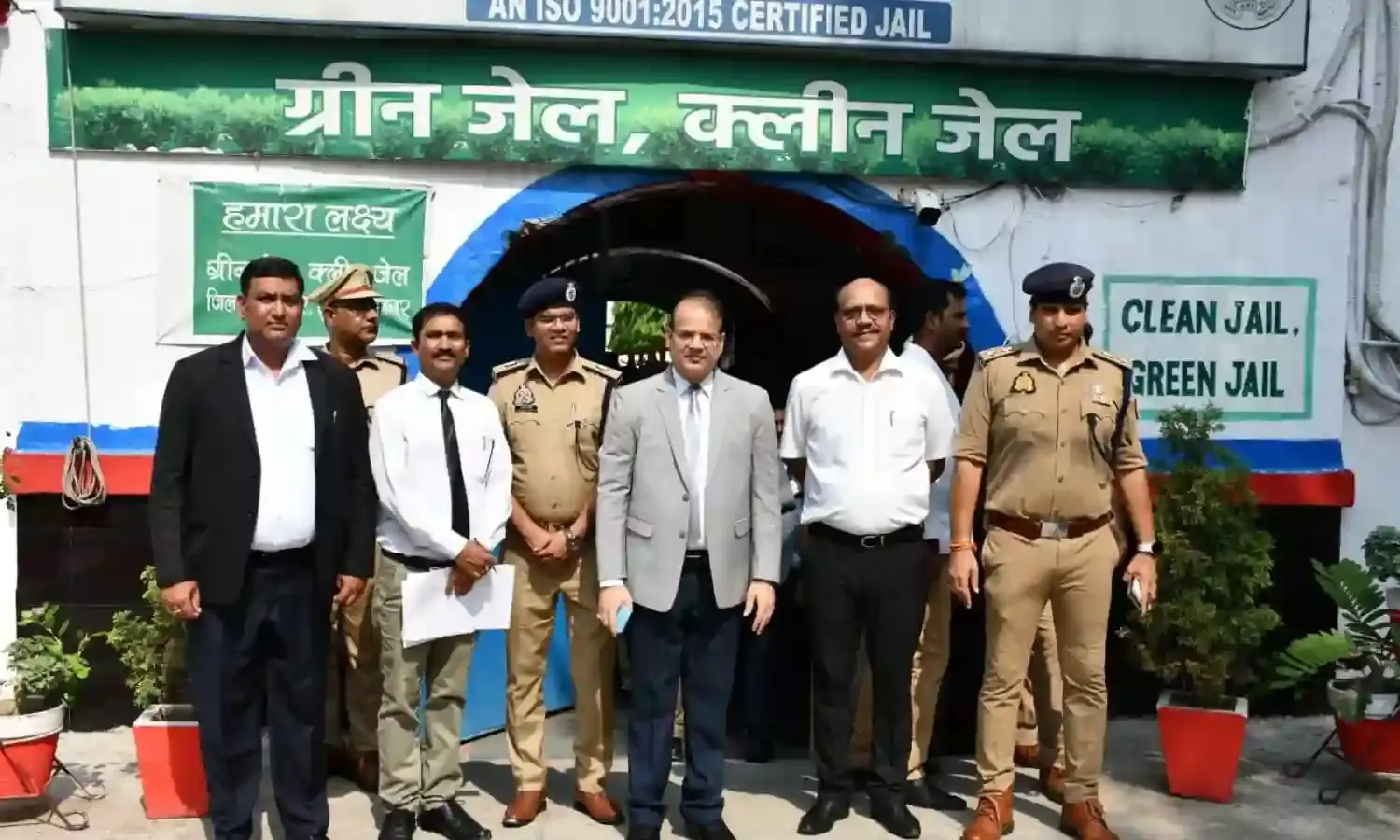 जिला जज का डीएम व SSP के साथ जेल का औचक निरीक्षण-बैरकों की..
