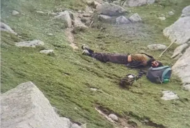 जैश ए मोहम्मद का आतंकी ढेर-इलाके में अभी तीन और आतंकियों..