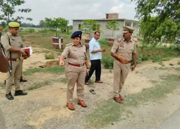 कैंची धाम जा रहे श्रद्धालुओं पर टूटा टैंकर का कहर- सड़क पर खड़े 7..... कैंची धाम जा रहे श्रद्धालुओं पर टूटा टैंकर का कहर- सड़क पर खड़े 7.....