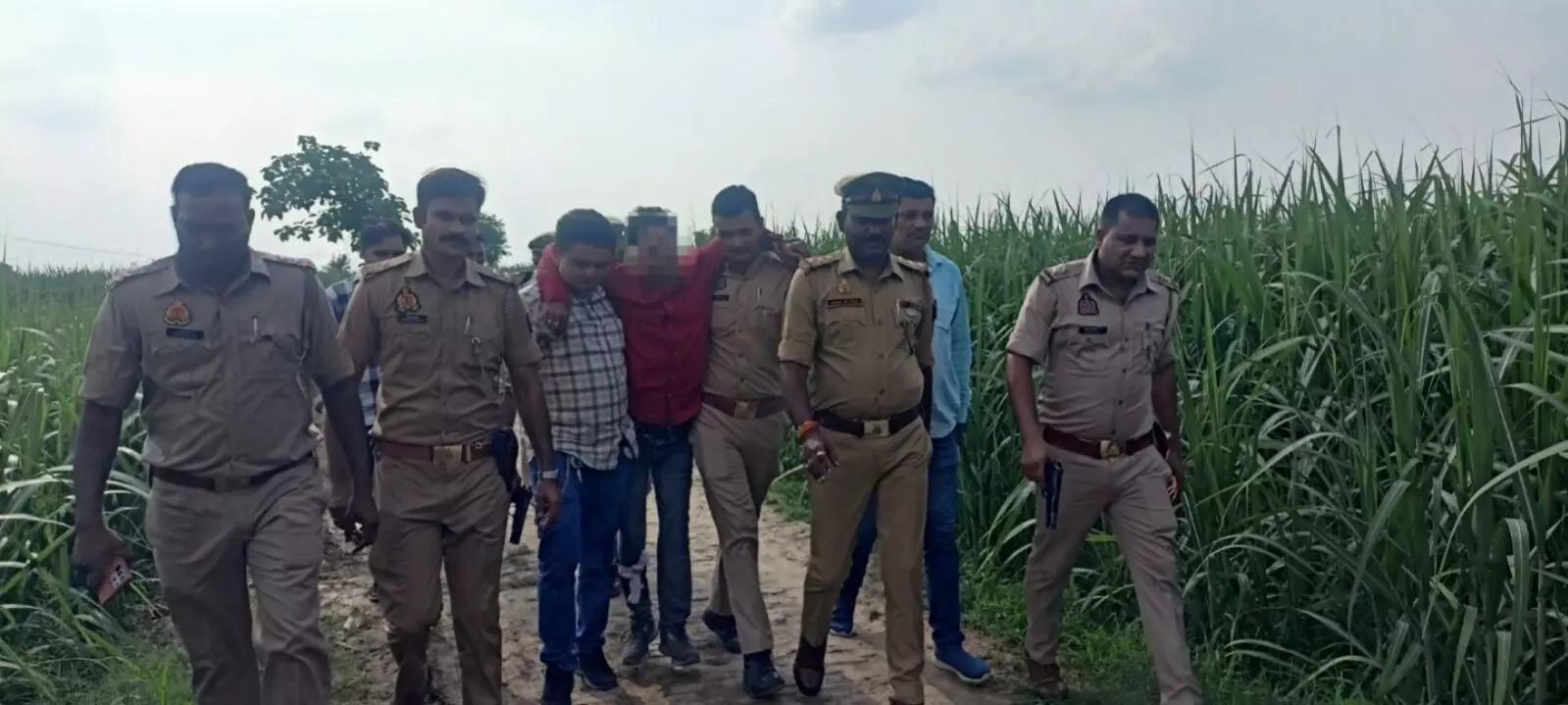 बच्ची से दुष्कर्म के आरोपी को पुलिस ने मुठभेड़ किया लंगड़ा- अरेस्ट