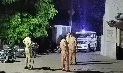 थाने के नजदीक हकीम के घर हथियारों की फैक्ट्री- दवाओं के बजाय मिले.....