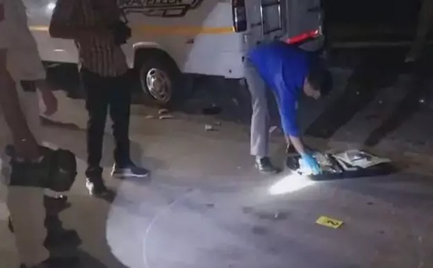 स्कूटी से टक्कर विवाद में 20 साल के युवक की चाकू घोंपकर हत्या स्कूटी से टक्कर विवाद में 20 साल के युवक की चाकू घोंपकर हत्या