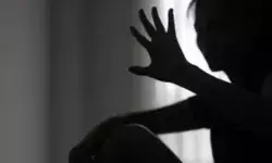 इमोशनली ब्लैकमेल कर गर्लफ्रेंड से रेप- बॉयफ्रेंड ऑप्टिशियन अरेस्ट इमोशनली ब्लैकमेल कर गर्लफ्रेंड से रेप- बॉयफ्रेंड ऑप्टिशियन अरेस्ट