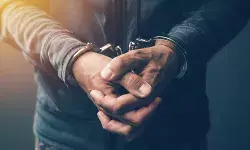 नाबालिग के साथ दुष्कर्म करने वाले आरोपी को पुलिस ने धर दबोचा नाबालिग के साथ दुष्कर्म करने वाले आरोपी को पुलिस ने धर दबोचा