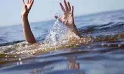 गंगा नदी में डूबे पांच युवक- दो की मौत- तीन की ऐसे बचाई जान गंगा नदी में डूबे पांच युवक- दो की मौत- तीन की ऐसे बचाई जान