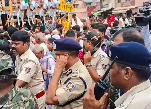 रथ यात्रा भगदड़ में एक्शन-DCP व कमांडेंट सस्पेंड- DM व SP... रथ यात्रा भगदड़ में एक्शन-DCP व कमांडेंट सस्पेंड- DM व SP...