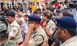 रथ यात्रा भगदड़ में एक्शन-DCP व कमांडेंट सस्पेंड- DM व SP... रथ यात्रा भगदड़ में एक्शन-DCP व कमांडेंट सस्पेंड- DM व SP...
