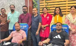 पुण्य स्मृति में लगाया शिविर-दिवंगत रक्त वीरों को रक्त से दी श्रद्धांजलि पुण्य स्मृति में लगाया शिविर-दिवंगत रक्त वीरों को रक्त से दी श्रद्धांजलि