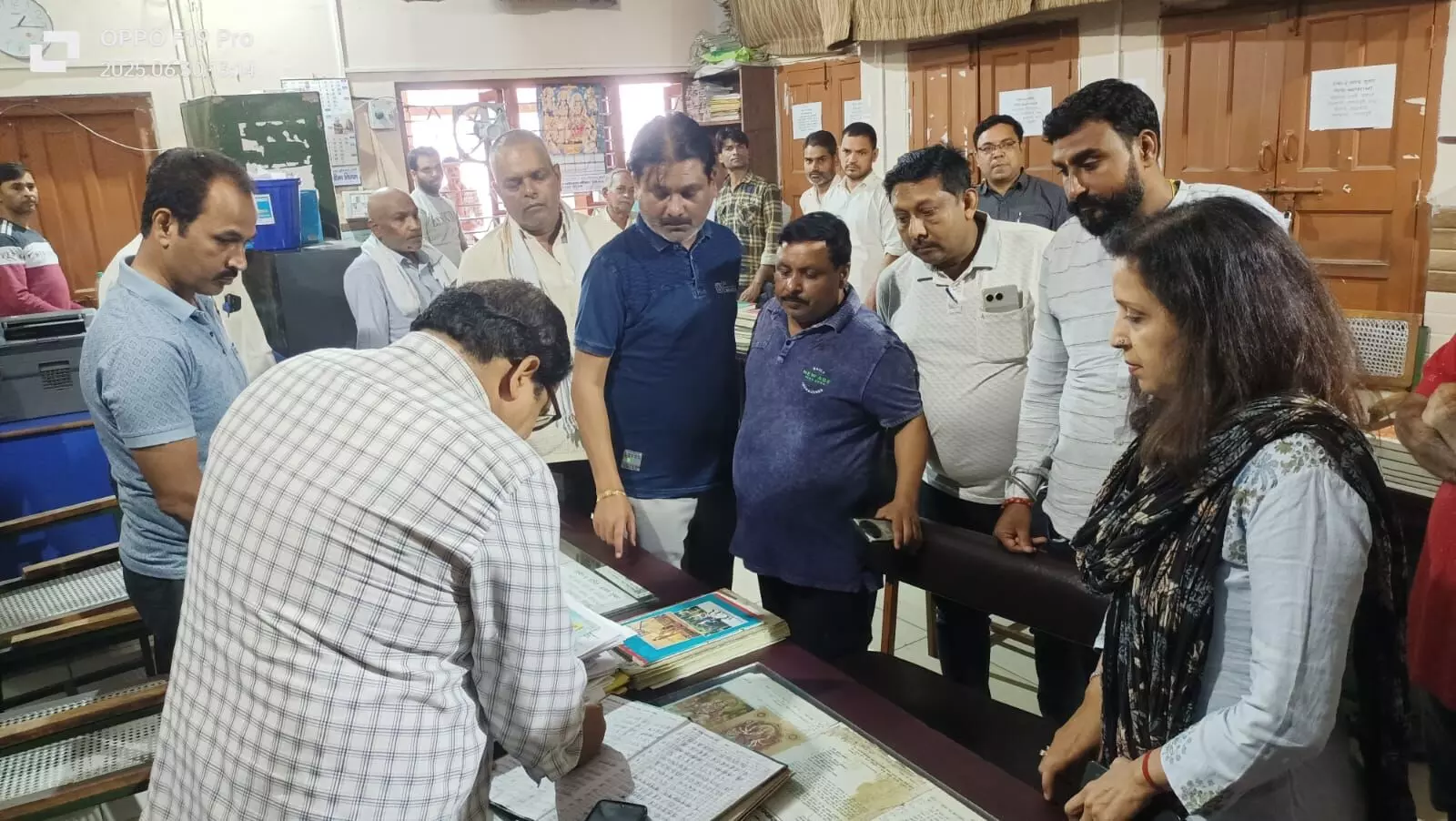 चेयरपर्सन के औचक निरीक्षण में दस कर्मचारी मिले गैर हाजिर- अब कटेगा वेतन चेयरपर्सन के औचक निरीक्षण में दस कर्मचारी मिले गैर हाजिर- अब कटेगा वेतन