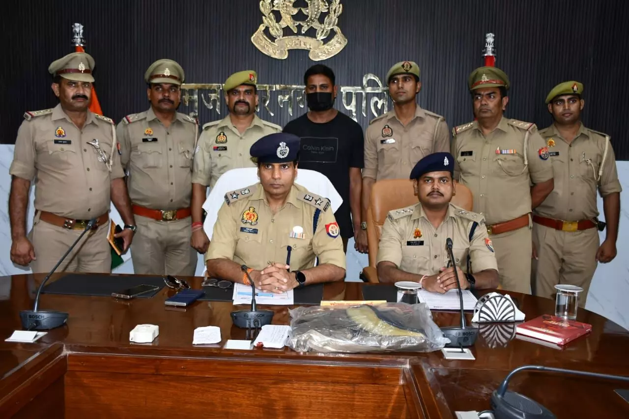 पुलिस ने दबोचा आरोपी- लड़की के साथ किया था ऐसा काम- वर्दी बरामद पुलिस ने दबोचा आरोपी- लड़की के साथ किया था ऐसा काम- वर्दी बरामद