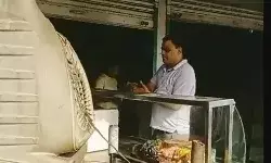 मिष्ठान भंडार में लगी आग- रेफ्रिजरेटर समेत जला लाखों का माल- वर्कर.... मिष्ठान भंडार में लगी आग- रेफ्रिजरेटर समेत जला लाखों का माल- वर्कर....