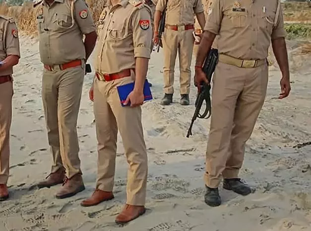 डबल मर्डर-लड़का लड़की के चेहरे कुचल पेड़ पर लटकाई लाशें