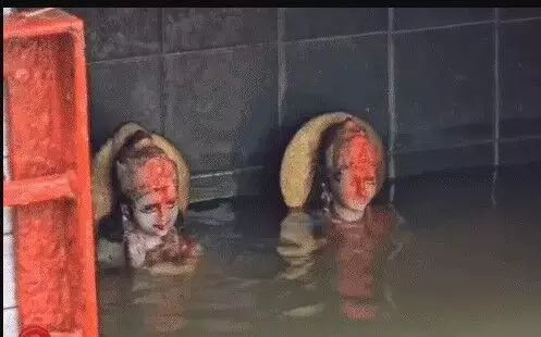गंगा में आया उफान- पानी में डूबे अनेकों मंदिर- गंगा द्वारा से.... गंगा में आया उफान- पानी में डूबे अनेकों मंदिर- गंगा द्वारा से....