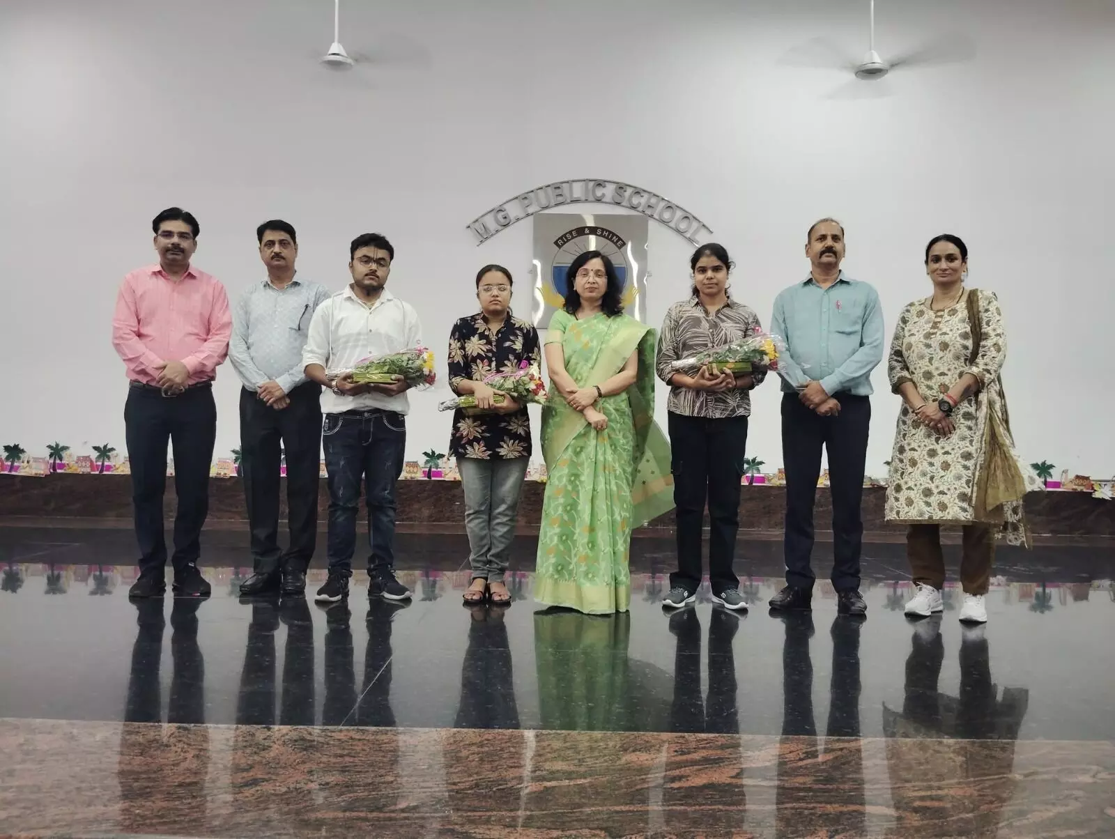 MG पब्लिक स्कूल में तीन विद्यार्थियों का नीट क्वालीफाई करने पर हुआ सम्मान MG पब्लिक स्कूल में तीन विद्यार्थियों का नीट क्वालीफाई करने पर हुआ सम्मान