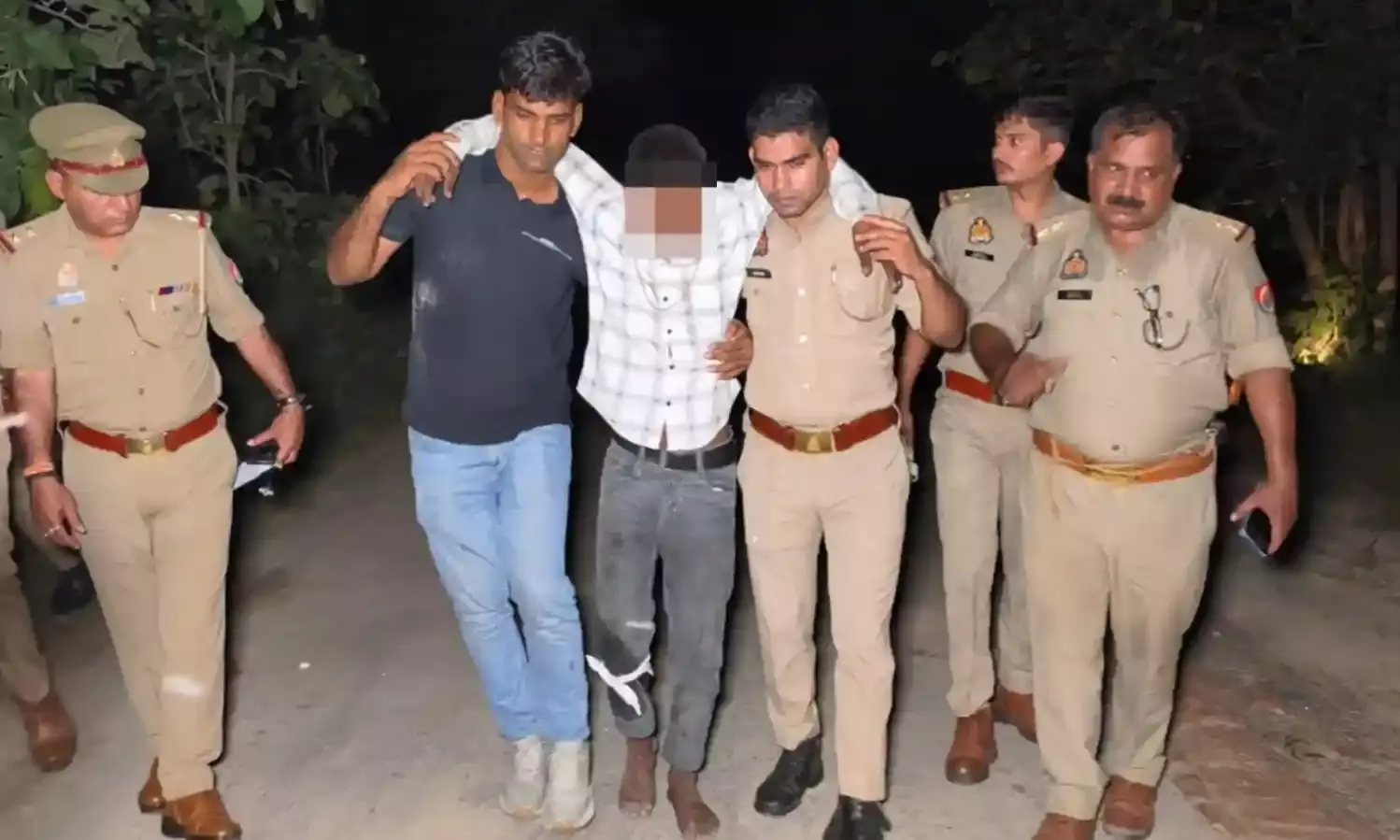 फायरिंग कर दहशत फैलानें वाले ने अब किया पुलिस का मुकाबला-मुठभेड में.