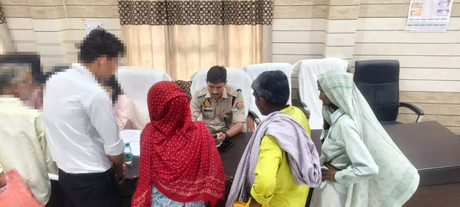 SP सिटी व SDM ने सुनी समस्याएं- साइबर ठगी के बारे में भी किया जागरूक SP सिटी व SDM ने सुनी समस्याएं- साइबर ठगी के बारे में भी किया जागरूक
