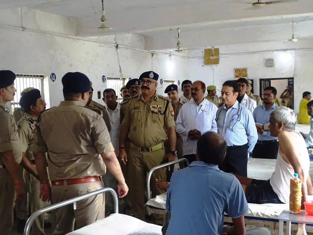 DG जेल ने कारागार का निरीक्षण कर परखी वहां की व्यवस्थाएं DG जेल ने कारागार का निरीक्षण कर परखी वहां की व्यवस्थाएं