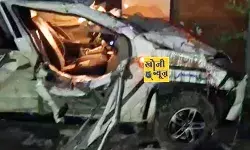 बेकाबू हुई कार दीवार से टकराई- पांच की हुई मौत- अन्य गंभीर बेकाबू हुई कार दीवार से टकराई- पांच की हुई मौत- अन्य गंभीर