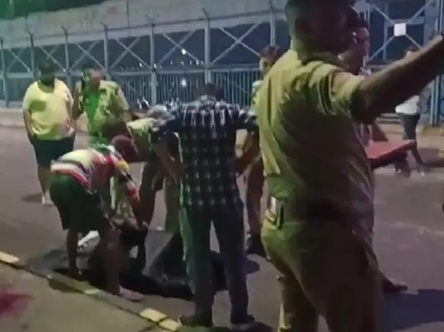साथियों के साथ रेस लगा रहे ठेकेदार की बेकाबू बाइक खंभे से टकराई साथियों के साथ रेस लगा रहे ठेकेदार की बेकाबू बाइक खंभे से टकराई