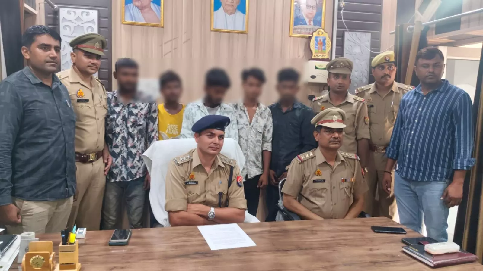 चोरी की योजना बनाते 5 गिरफ्तार- 3 वारदातों का खुलासा चोरी की योजना बनाते 5 गिरफ्तार- 3 वारदातों का खुलासा