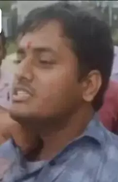 एंटी करप्शन टीम ने बिजली विभाग के बाबू को घूस लेते हुए पकड़ा एंटी करप्शन टीम ने बिजली विभाग के बाबू को घूस लेते हुए पकड़ा