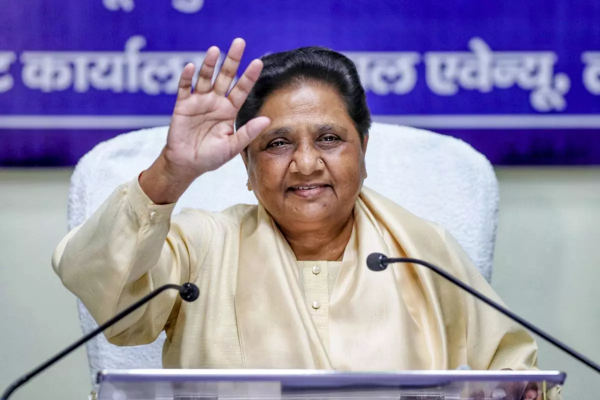 चुनाव से पहले हुई हिंसक घटनाओं का संज्ञान ले चुनाव आयोग- मायावती चुनाव से पहले हुई हिंसक घटनाओं का संज्ञान ले चुनाव आयोग- मायावती
