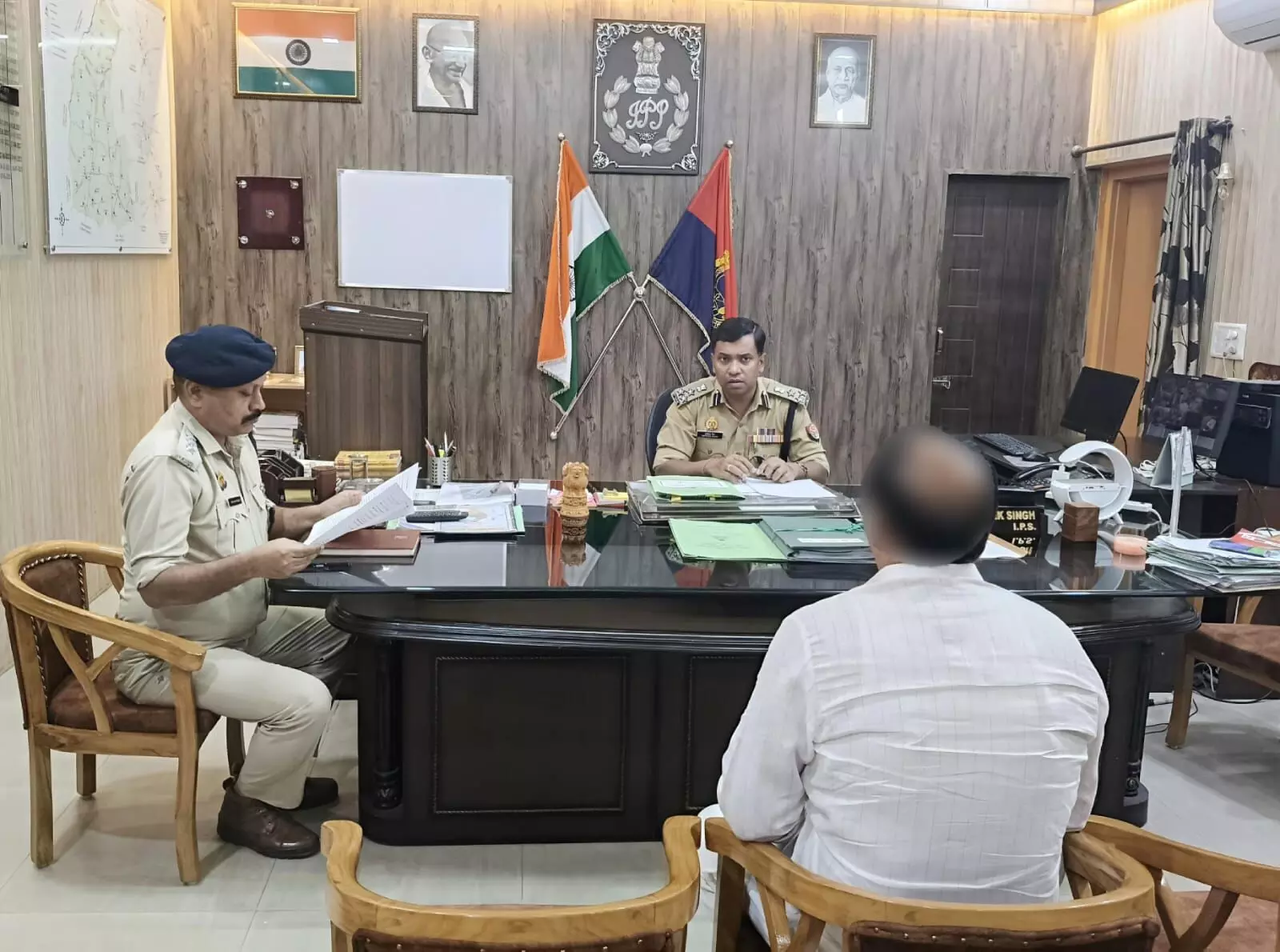 DIG ने सुनी पब्लिक की फरियाद- संबंधित को दिए समाधान के निर्देश