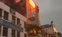 होटल में लगी आग- किचन स्टोर एलिवेशन जलकर हुए खाक- आग से.. होटल में लगी आग- किचन स्टोर एलिवेशन जलकर हुए खाक- आग से..