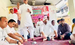 सपा की बैठक में बूथों की मजबूती एवं PDA कार्यक्रमों की सफलता पर जोर सपा की बैठक में बूथों की मजबूती एवं PDA कार्यक्रमों की सफलता पर जोर