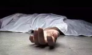 स्कूल के तालाब में मिला लापता बच्ची का शव स्कूल के तालाब में मिला लापता बच्ची का शव
