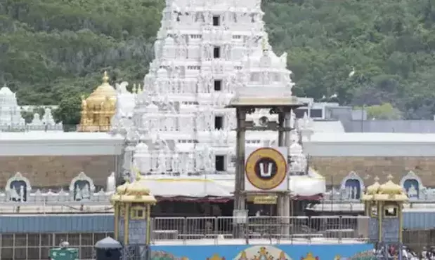 चर्च जाने पर गिरी गाज-तिरुपति मंदिर ट्रस्ट के अधिकारी सस्पेंड