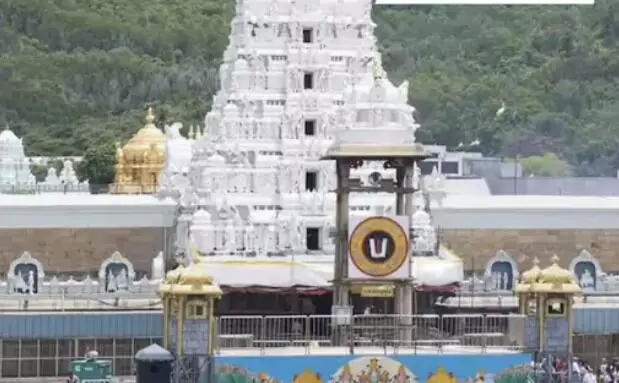 चर्च जाने पर गिरी गाज-तिरुपति मंदिर ट्रस्ट के अधिकारी सस्पेंड